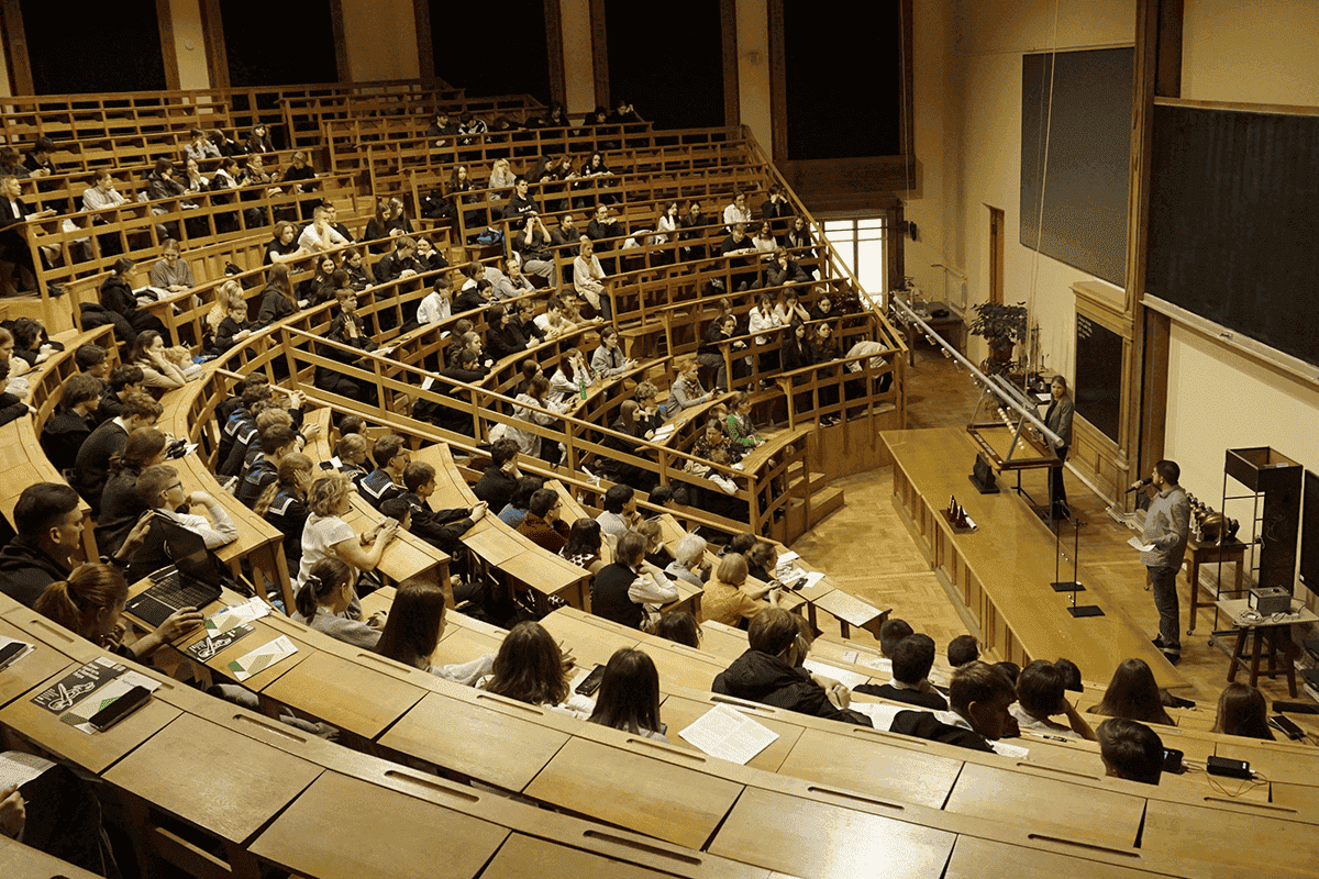 Изображение: Открытый лекторий по физике для школьников: наглядное знакомство с научными явлениями.