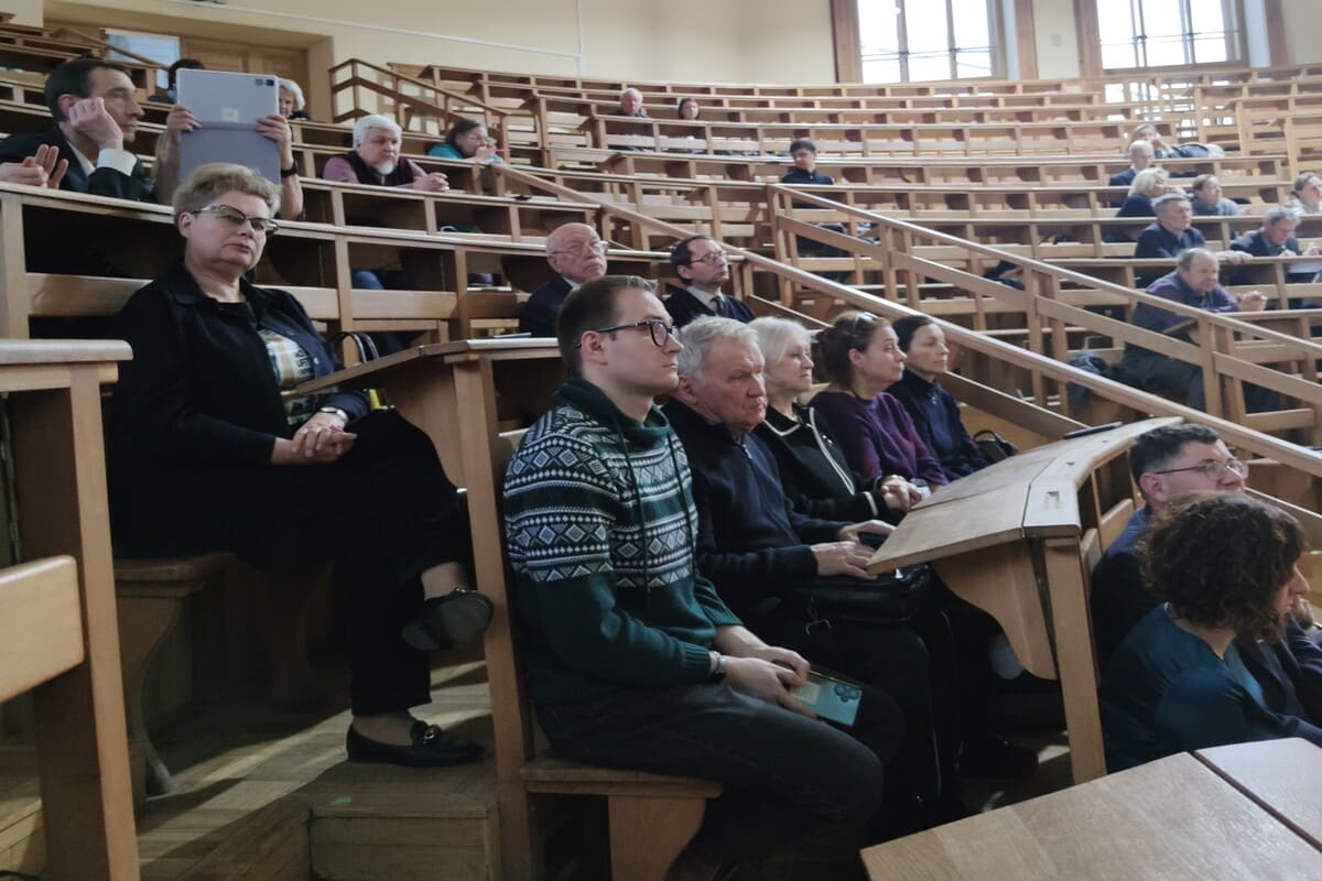 Изображение: Открытое заседание Ученого совета Института физики и математики.