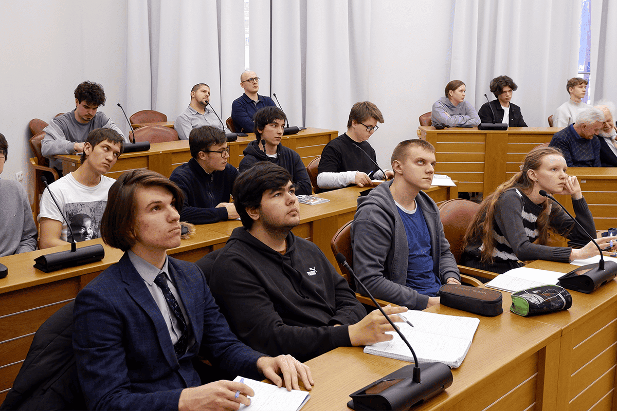 Изображение: Научный семинар «Построение нейросетевых моделей по законам природы и данным наблюдений»